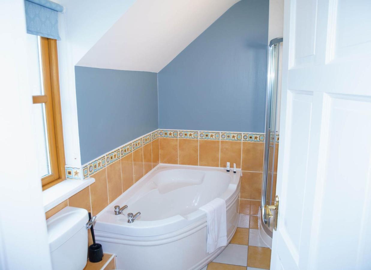 Dingle Courtyard Cottages 4 Bed By Trident Holiday Homes מראה חיצוני תמונה